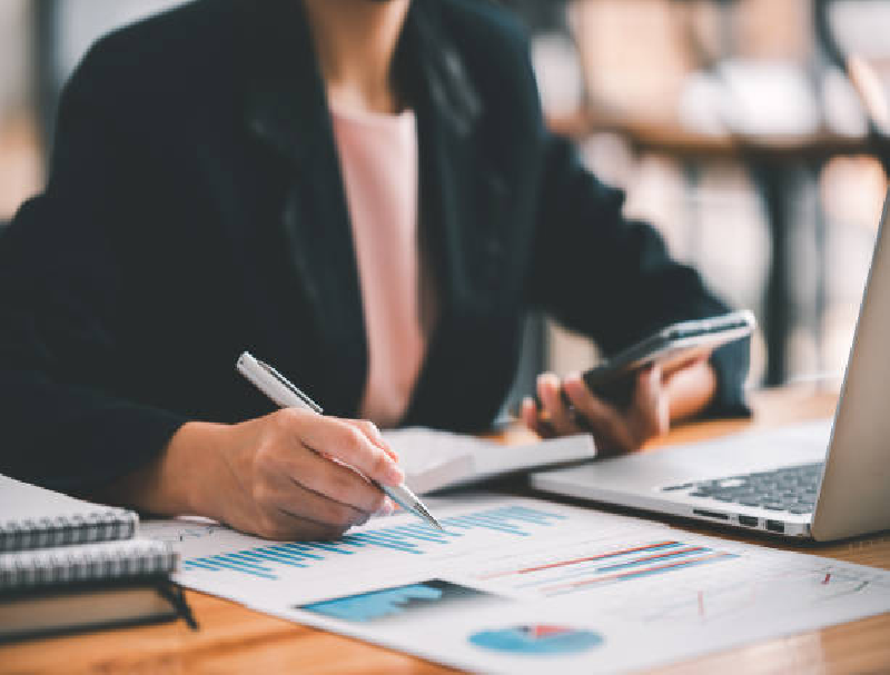 從實驗到規(guī)?；浩髽I(yè)部署AI客服軟件的成熟度模型